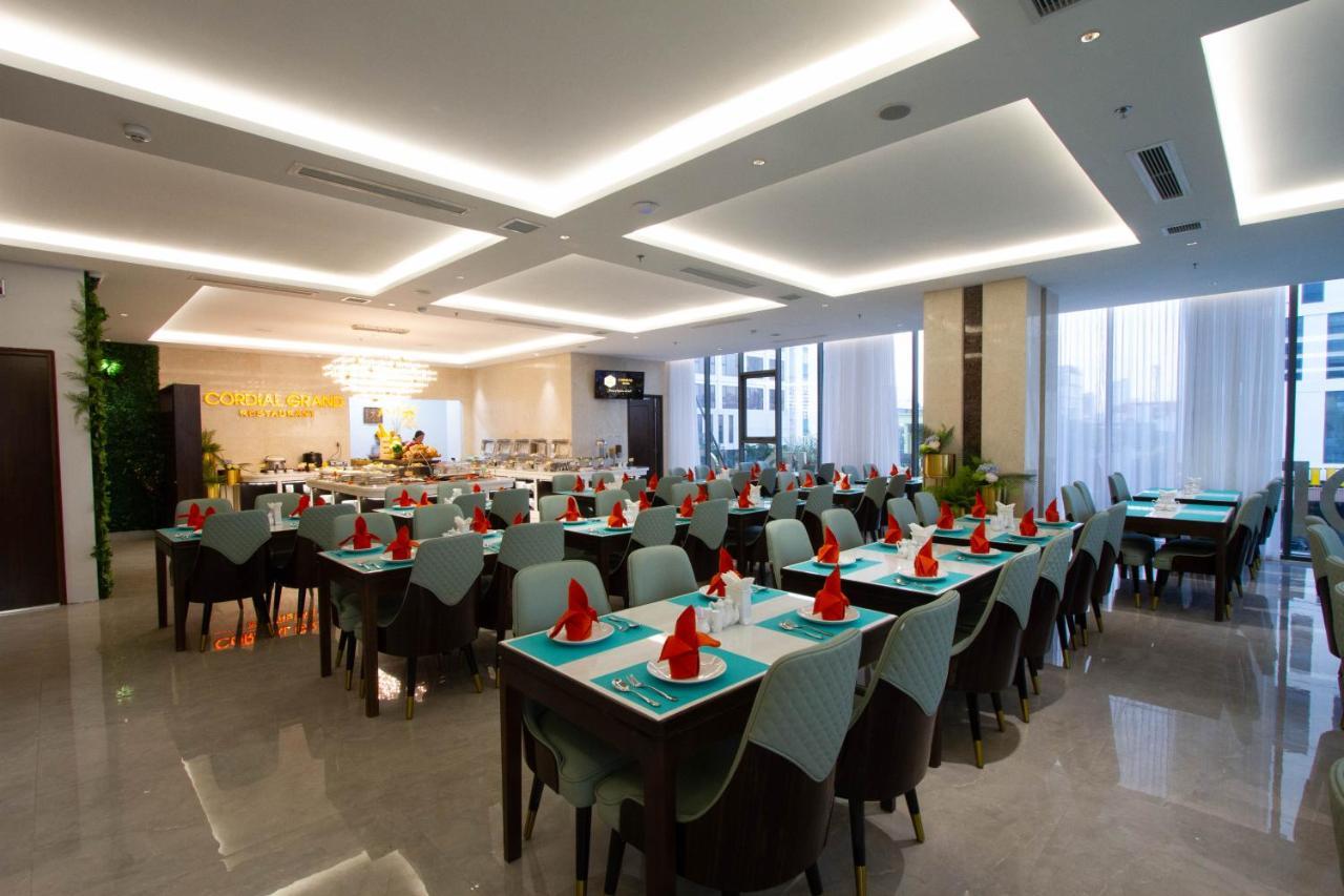 Cordial Grand Hotel Da Nang Beach - Infinity Rooftop Pool Bagian luar foto