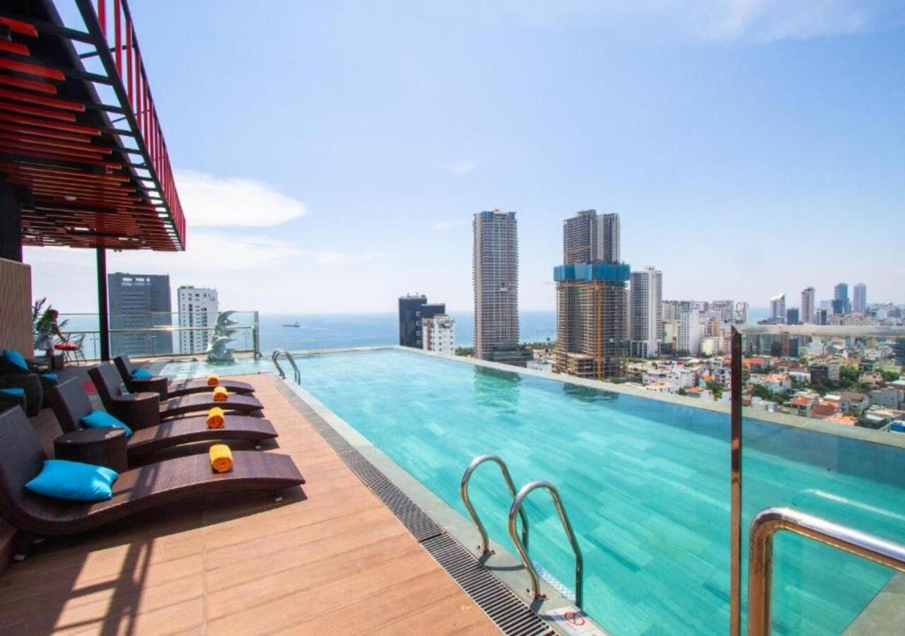 Cordial Grand Hotel Da Nang Beach - Infinity Rooftop Pool Bagian luar foto